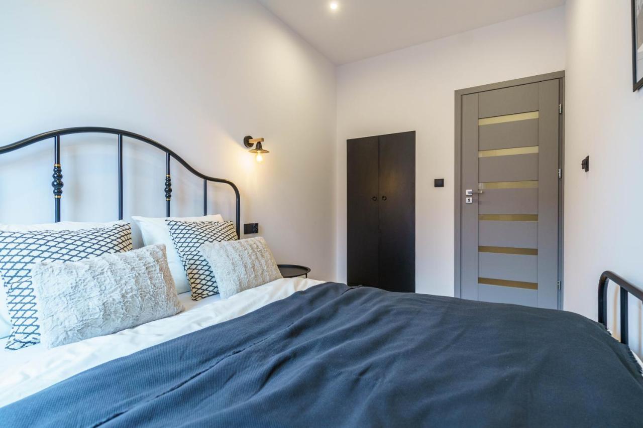 Loftowy Apartament W Sercu Slaska รูดา ชลอสกา ภายนอก รูปภาพ