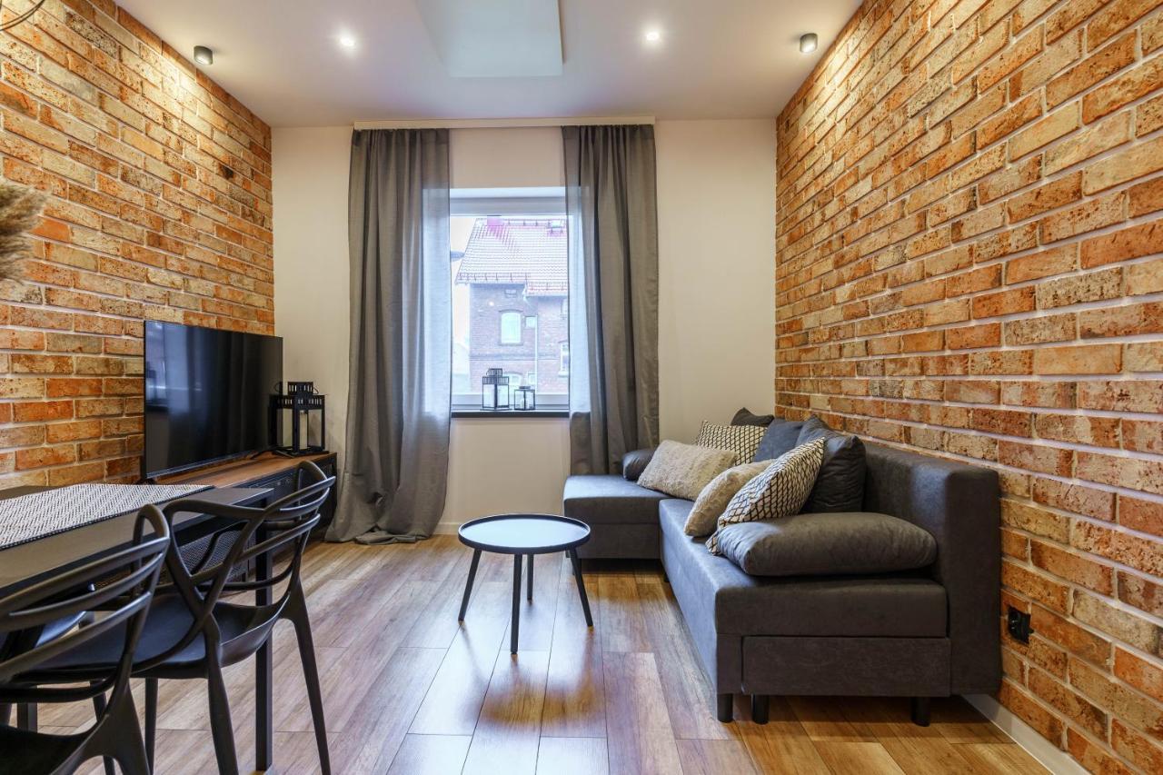 Loftowy Apartament W Sercu Slaska รูดา ชลอสกา ภายนอก รูปภาพ