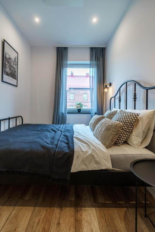 Loftowy Apartament W Sercu Slaska รูดา ชลอสกา ภายนอก รูปภาพ