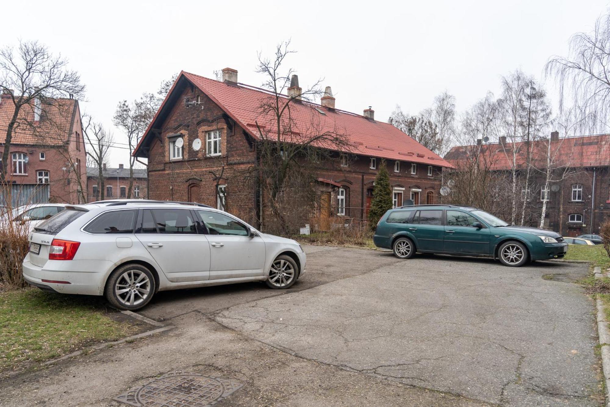 Loftowy Apartament W Sercu Slaska รูดา ชลอสกา ภายนอก รูปภาพ